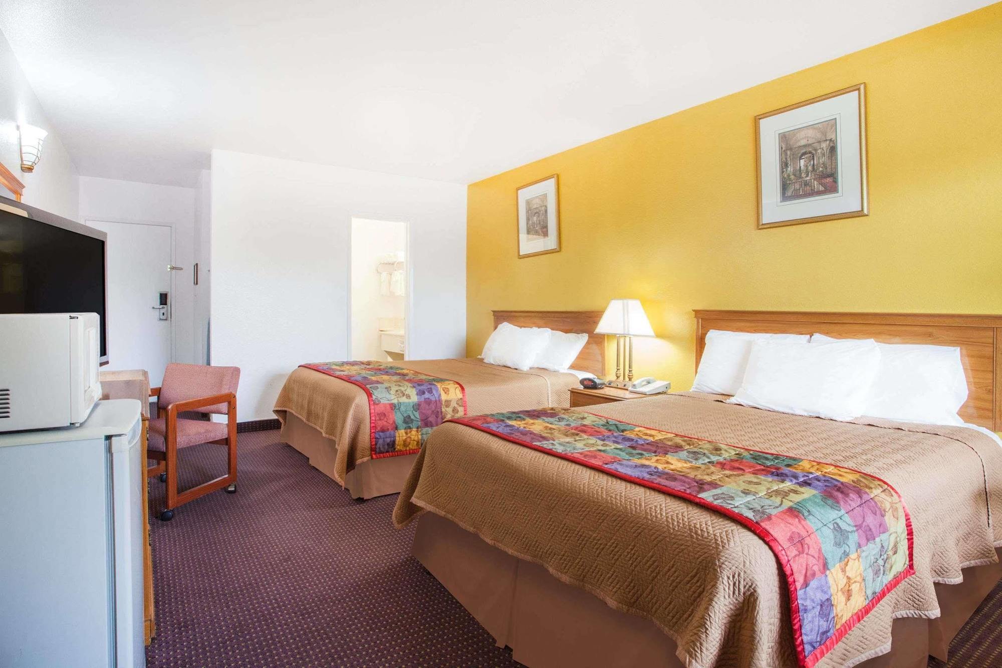 Travelodge By Wyndham Уолла-Уолла Экстерьер фото